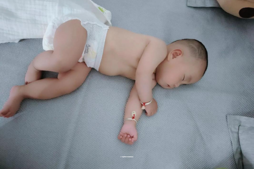 许昌宝宝多久会坐